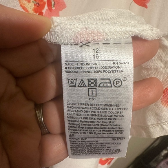 GAP White and Red Flutter Sleeve Sundress - Picture 8 of 9